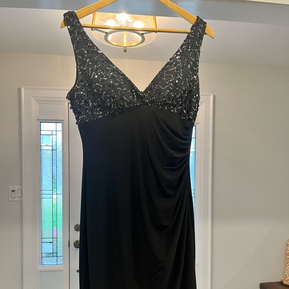 Black sequin special occasion dress - Picture 3 of 7